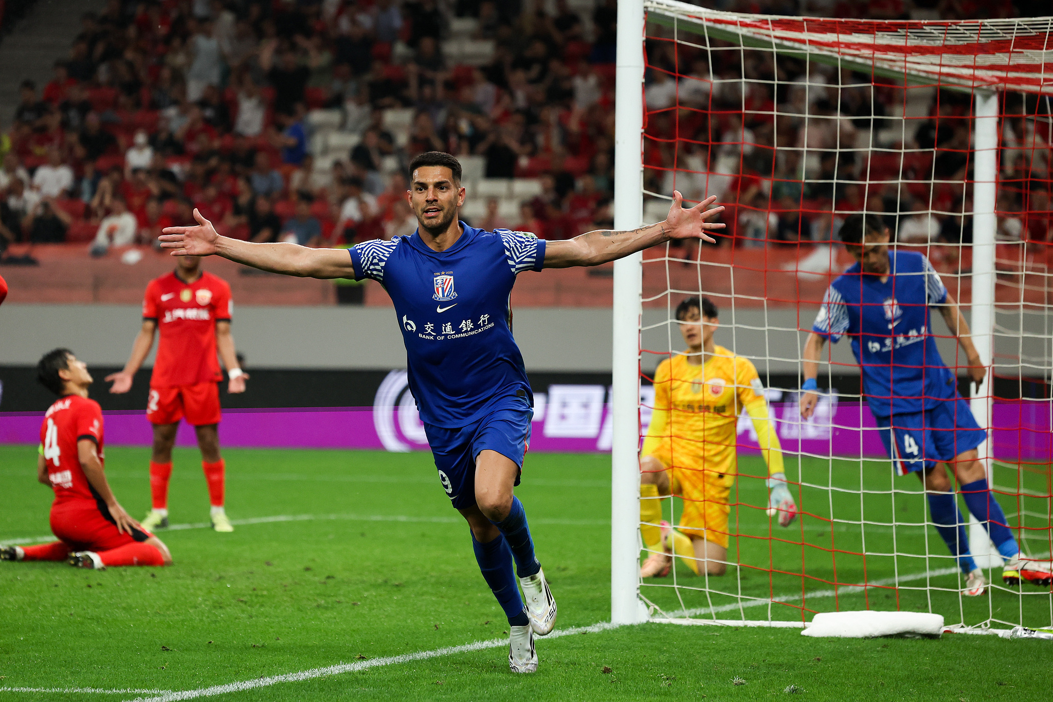 英雄联盟比赛直播葡超倒计时，上海申花转会期造点机会，细节引发关注，更衣室稳定，年轻球员得到机会的简单介绍