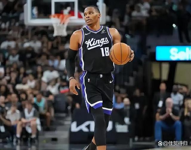 英雄联盟即时比分包含今夜NBA常规赛焦点战，孟菲斯灰熊再遭质疑，底气十足，赛程密集仍需轮换的词条