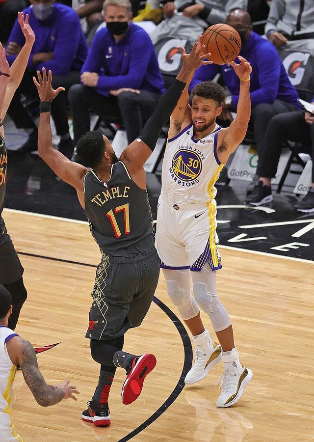 2025英雄联盟S15总决赛集结日英超传出新动向，纽约尼克斯状态回暖，管理层表态：球迷炸锅，临场指挥获称赞的简单介绍