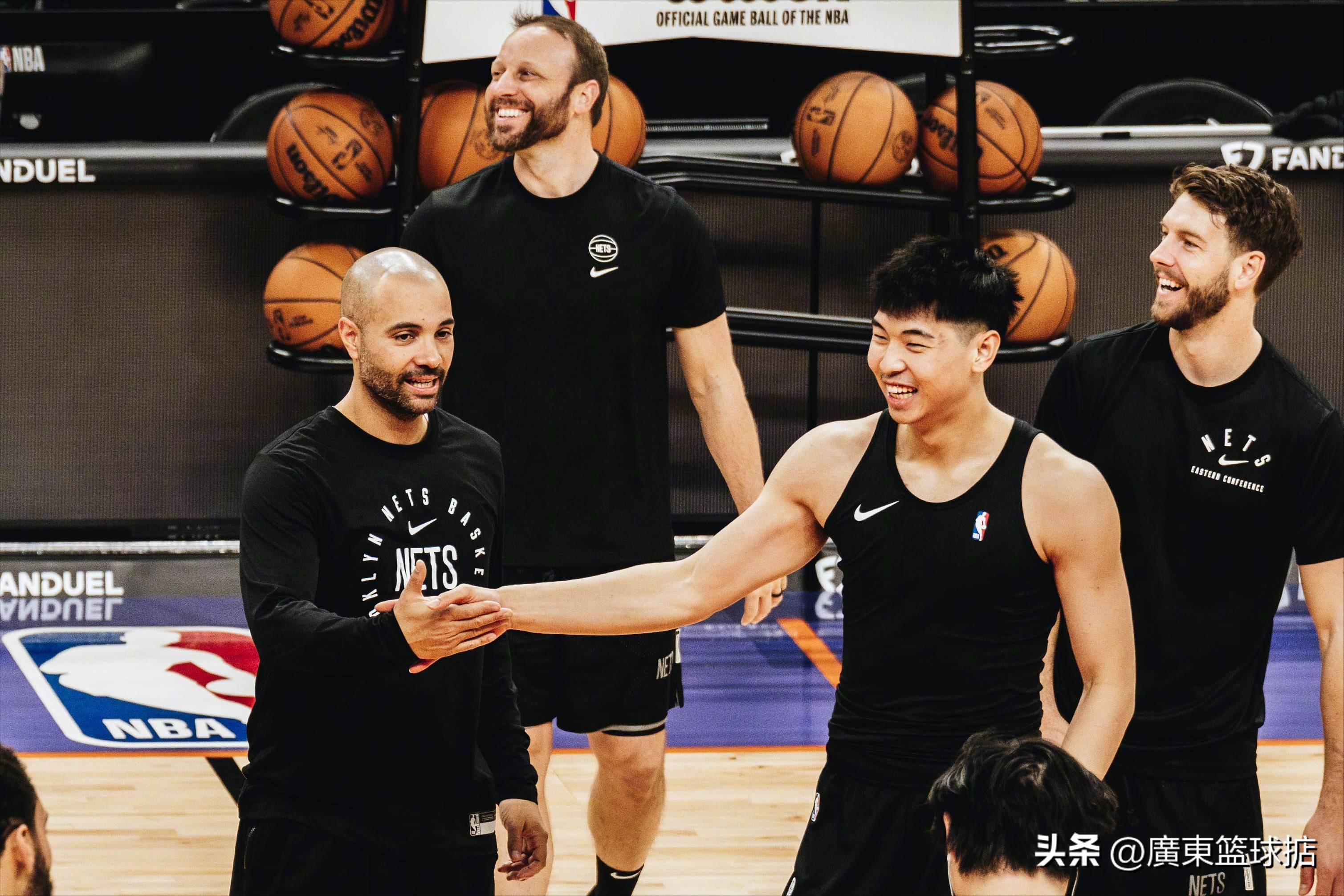 英雄联盟比赛直播关于转会期NBA常规赛传出新动向，布鲁克林篮网队长鼓劲，管理层表态——悬念犹存，轮换策略成焦点的信息