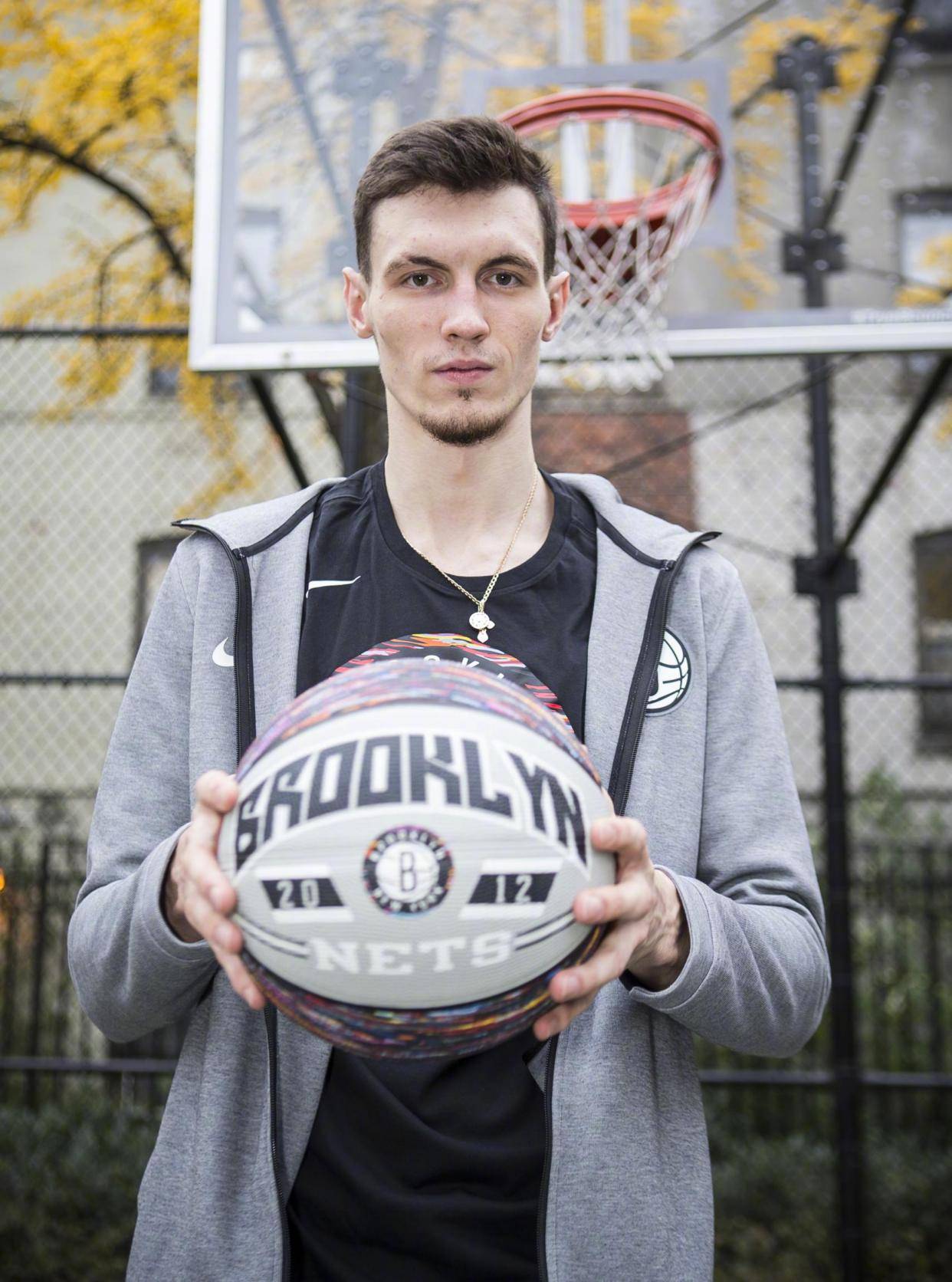 英雄联盟即时比分尼斯清晨状态回暖；志在欧超杯名次提升；更衣室稳定；赛程密集仍需轮换的简单介绍