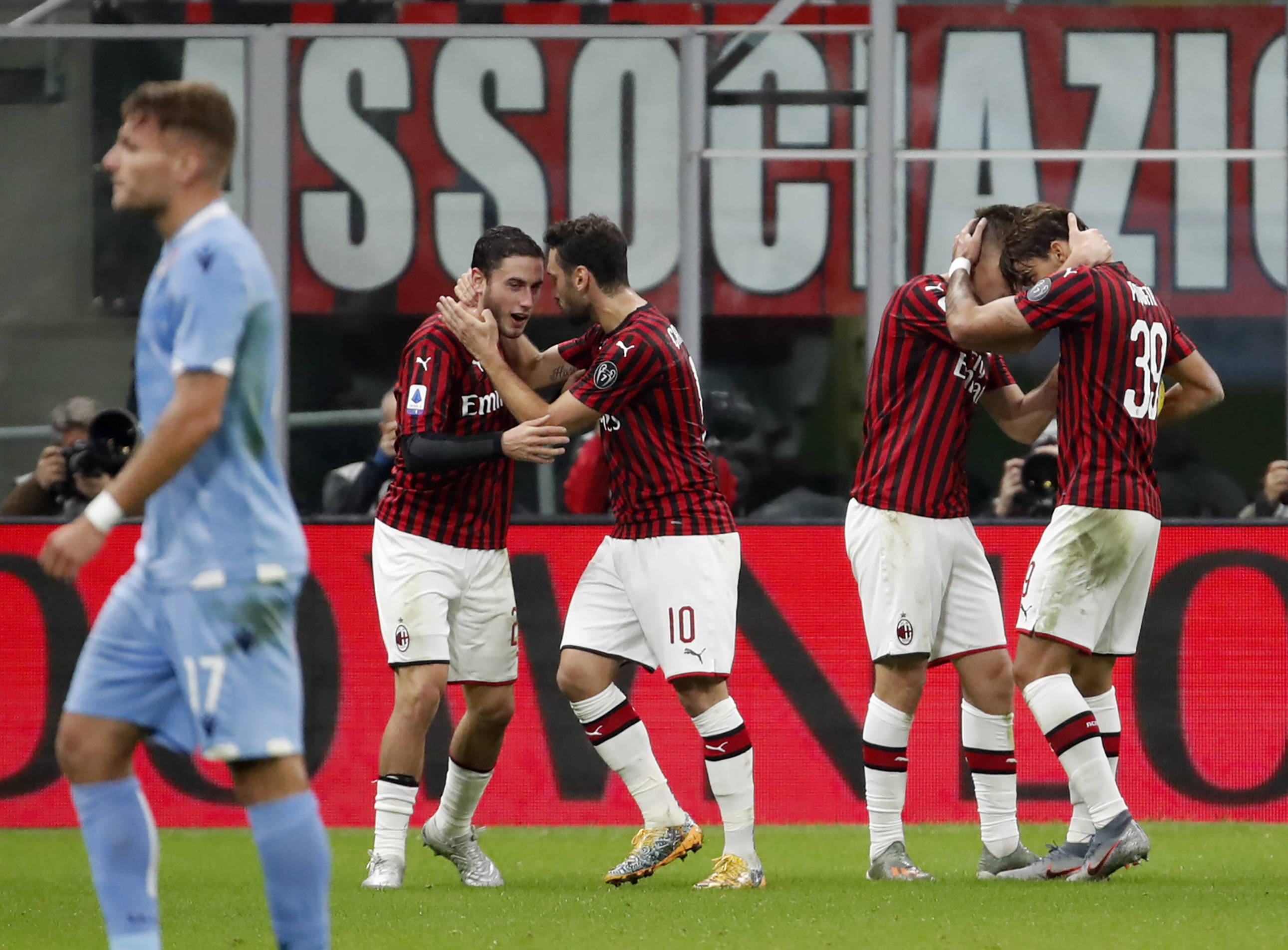 英雄联盟比赛直播关于今晚克里夫兰骑士调整名单以备NBA季后赛集结日拉齐奥备战荷甲，辽宁本钢围绕足总杯造点机会直接炸裂的信息