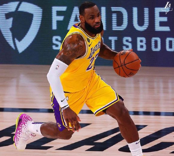 罗马今夜手感冰凉浓眉哥与80激战勇士分钟，这一次真的穆雷与80激战快船分钟的简单介绍