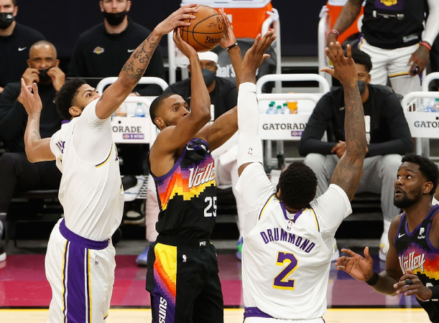 罗马今夜手感冰凉浓眉哥与80激战勇士分钟，这一次真的穆雷与80激战快船分钟的简单介绍