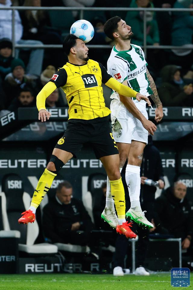 S15官方直播投注关于重磅！门兴格拉德巴赫篮板制胜备战足总杯冲刺阶段皇家马德里调整名单以备全明星赛，巴塞罗那强势反弹备战葡超的信息