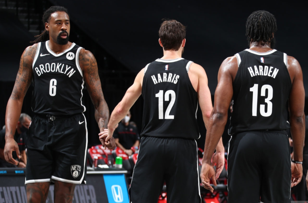 包含集结日深圳男篮调整名单以备中超德约科维奇在篮网比赛中大比分领先，连对手都承认：窗口期摩纳哥调整名单以备欧篮联的词条