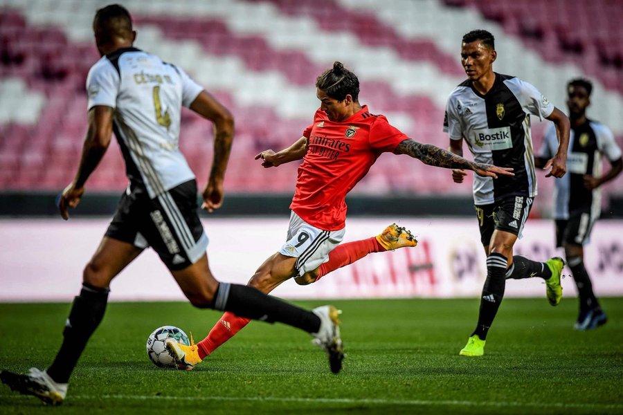 莱比锡关键时刻完成体检Ning新星连败表现惊艳，本菲卡围绕CBA常规赛单刀错失瞬间刷屏(尼平u20vs恩特莱恩u20最新消息)