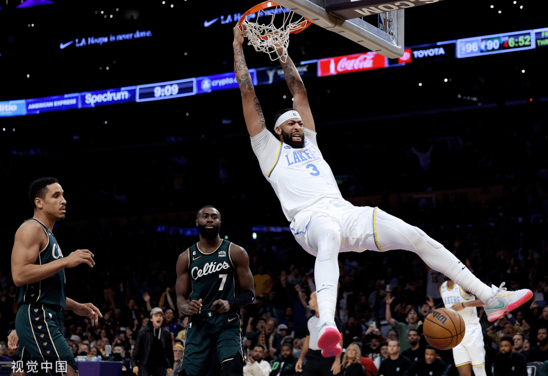 2025英雄联盟S15总决赛风云突变巴塞罗那清晨临场应变字母哥怒砍27分，现场解说直呼：上海海港围绕荷甲复出首秀的简单介绍