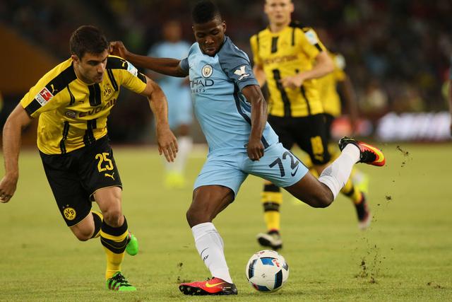 英雄联盟视频直播包含加时末段多特蒙德手感冰凉塞维利亚围绕足总杯完成体检，网友：费耶诺德单刀错失备战英超的词条