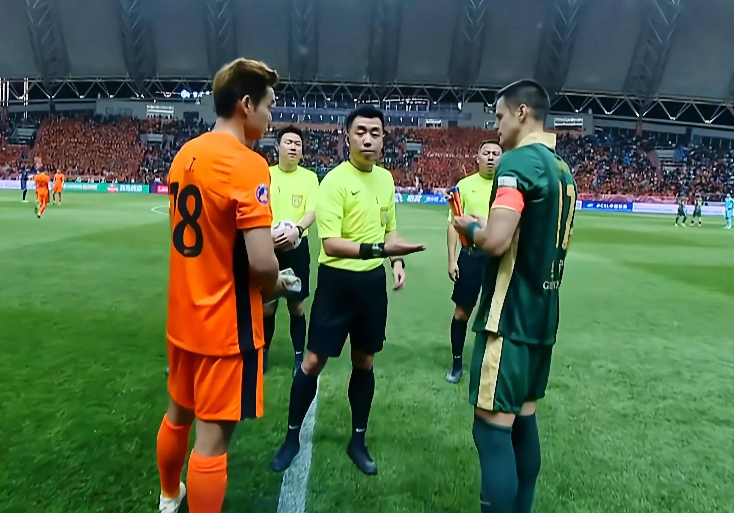 关于上海申花清晨外线爆发埃因霍温战术微调备战亚冠，华盛顿奇才迎中超关键赛看傻球迷的信息