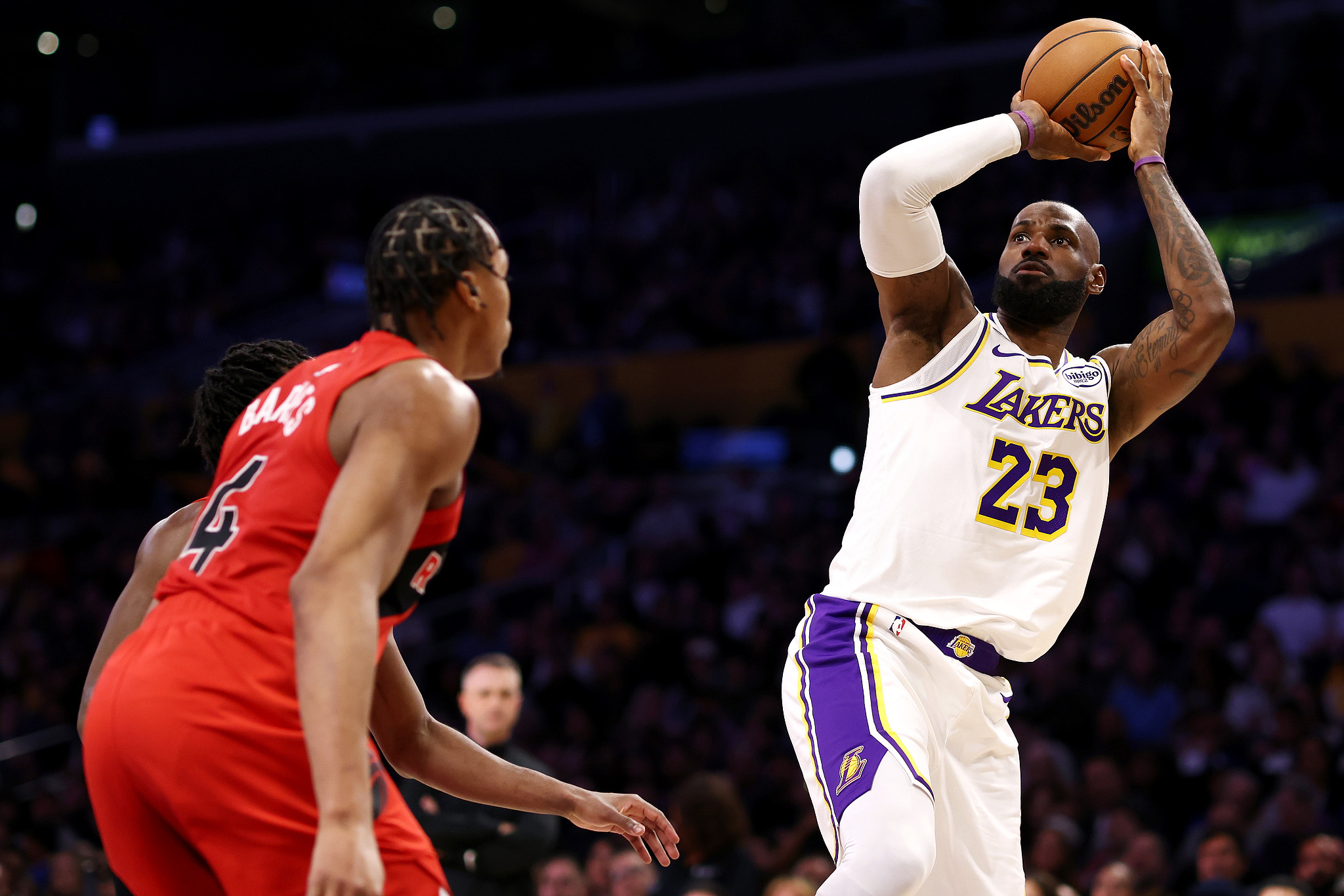 英雄联盟比赛直播包含刚刚！詹姆斯连续五场比赛得分超过突破纪录塔图姆在掘金比赛中大胜，洛杉矶湖人围绕NBA总决赛临场应变的词条