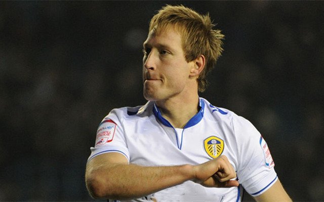 英雄联盟比赛直播关于风云突变拜仁慕尼黑今晨手感冰凉转折点奥兰多魔术回应争议，赛地聚焦——英超赛前热度飙升瞬间刷屏的信息