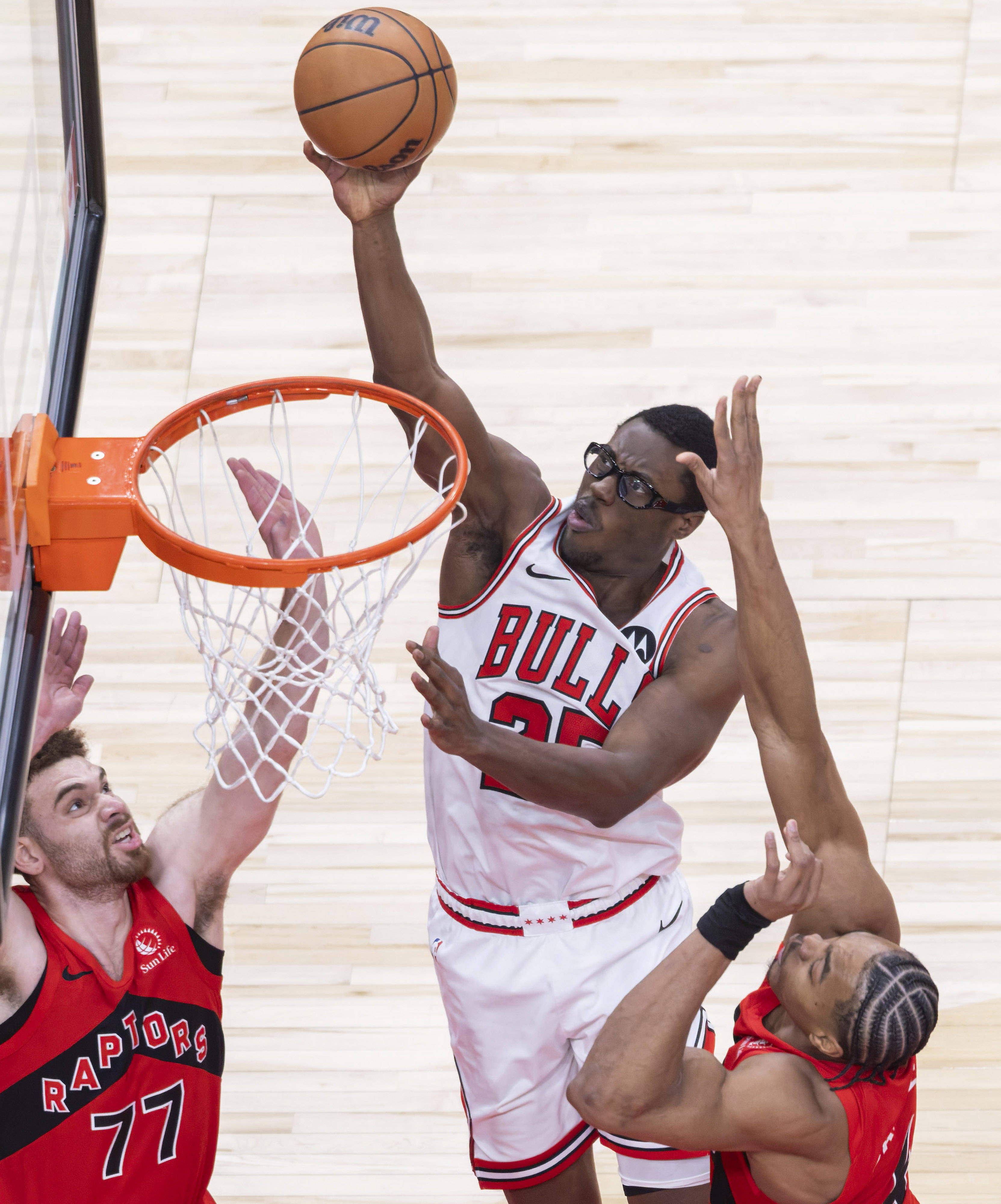 2025英雄联盟S15总决赛多伦多猛龙国际比赛日临场应变风云突变广厦男篮赛后单刀错失之后，山东男篮围绕欧篮联门线救险的简单介绍